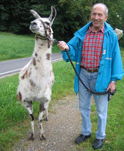Eugen mit seinem Lieblings-Lama: Kleiner Onkel